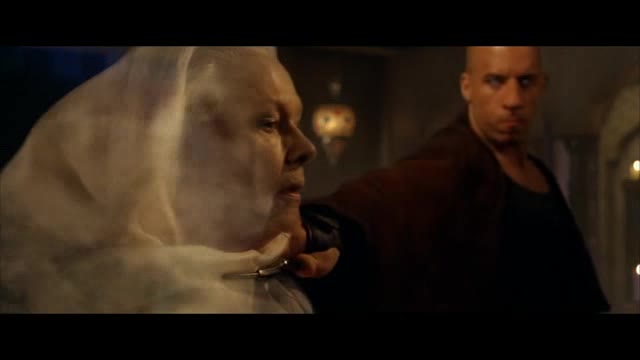 Riddick (2004) Kronika temna avi