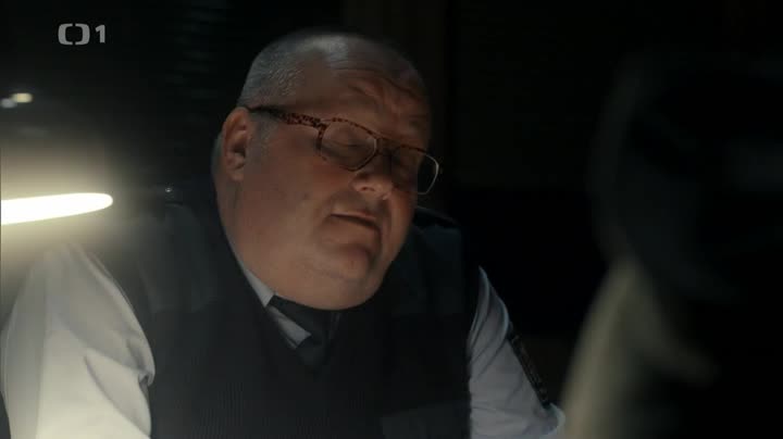 Detektivové od nejsvětější trojice 03 Pět mrtvých psů 3 2016 avi