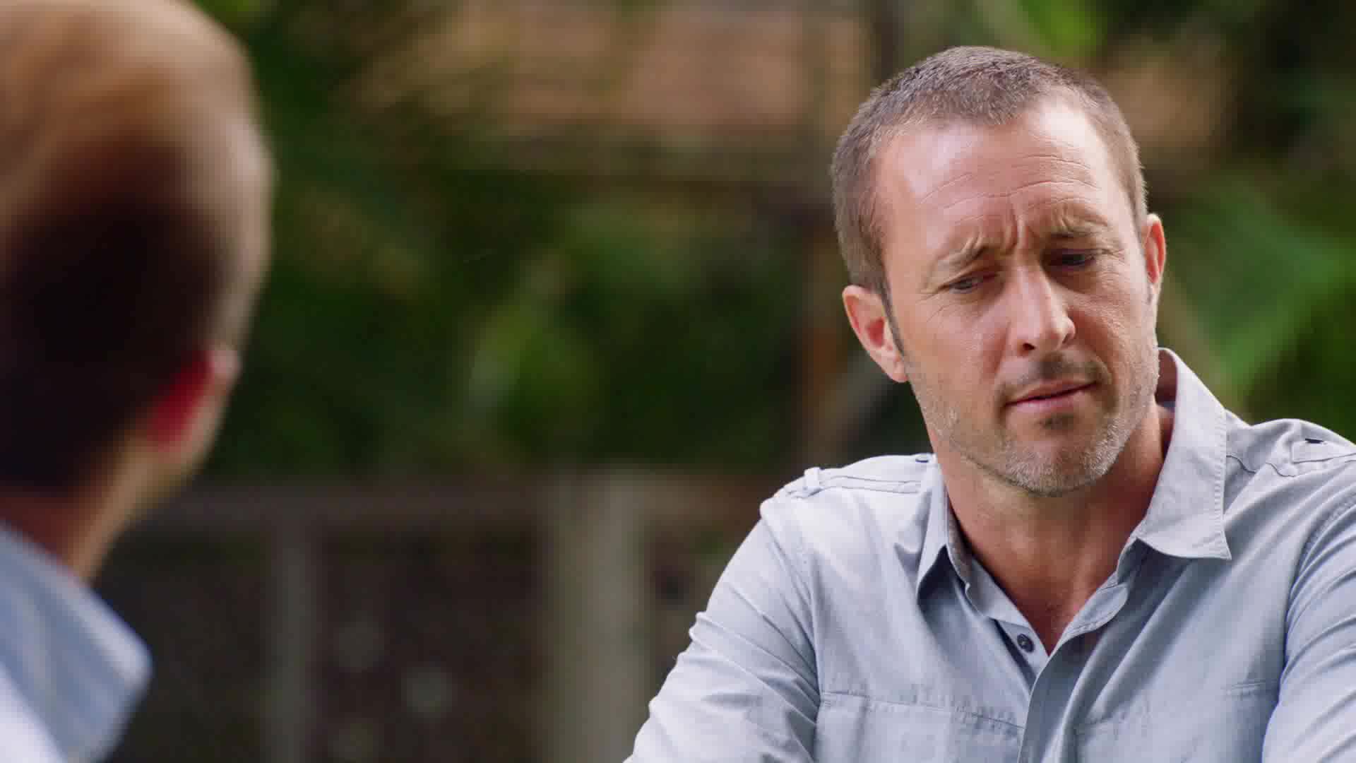 Hawaii 5 0 S09E02 Muž, který spadl z nebe cz tit mkv