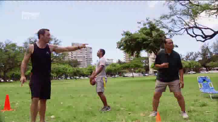 Hawaii 5 0 S09E08 Ptáci s peřím CZ dabing avi