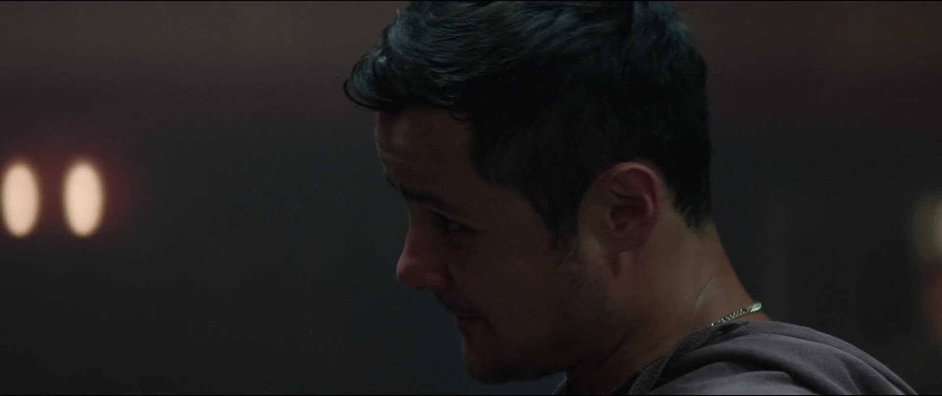 Tři vteřiny (Joel Kinnaman,Rosamund Pike,Ana de Armas,Clive Owen 2019 Drama Krimi Bdrip 1080p ) Cz dabing mkv