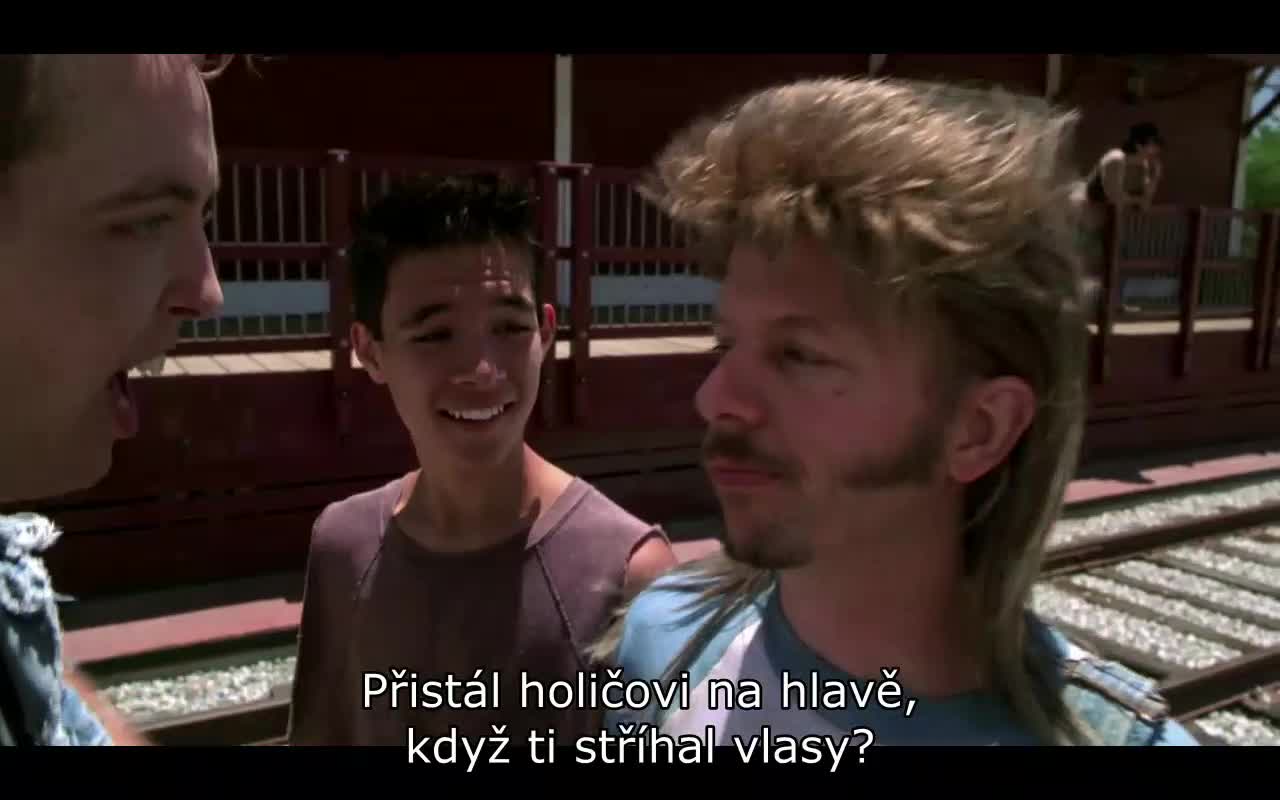 Špinavej Joe (David Spade, Brittany Daniel, Adam Beach 2001 Komedie Dobrodružný Romantický Road movie Bdrip 1080p ) Cz Sk dabing+cz titulky avi