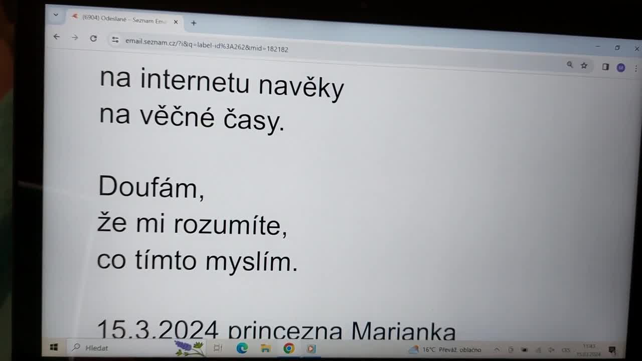 15 3 2024 princezna Marianka čte první encyklopedii Larousse Strana 6 7 1 mp4