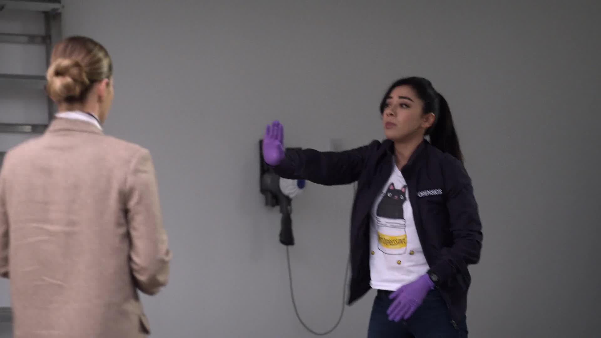 Lucifer S04E09 10 2019 CZ dab 1080p Zachraňte Lucifera mkv