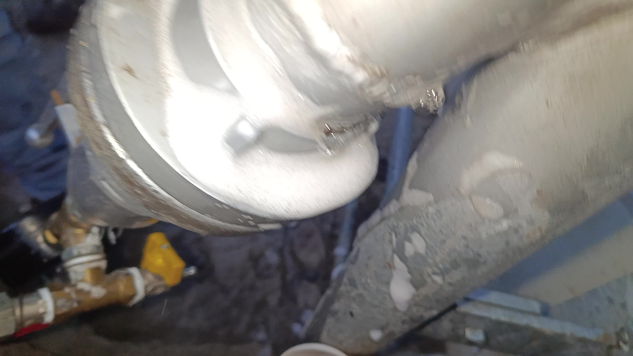 Suchovod u vrat č 15 spodní spojka B75 uchází mp4