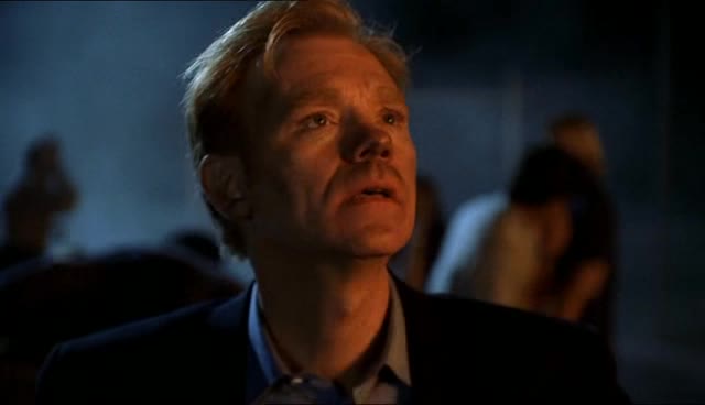 Kriminálka Miami 01x22 Mezi plameny avi