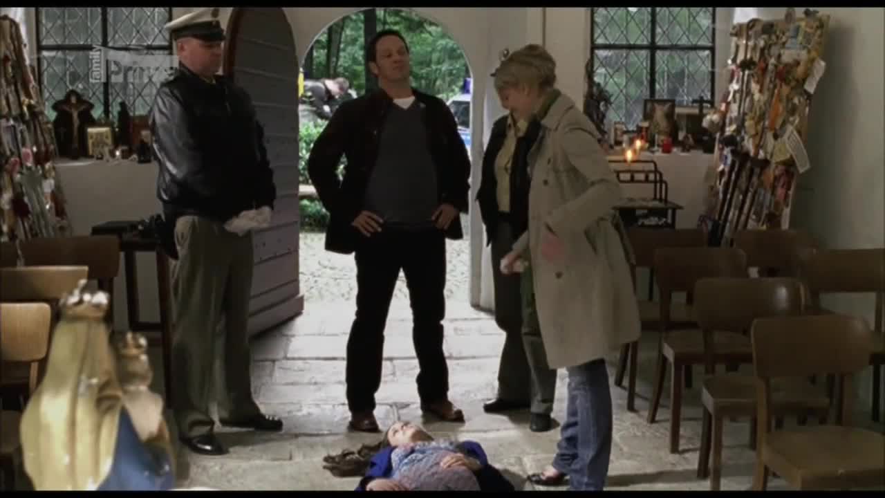 Vraždy mezi muškáty 01 04 Mariánské procesí mp4