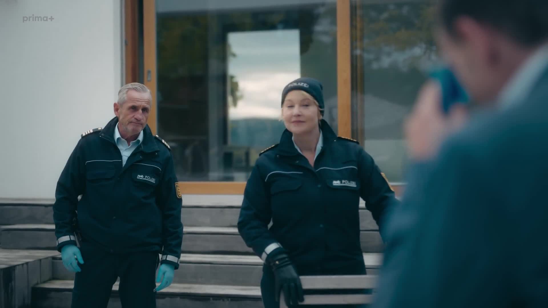 Pobřežní stráž S06E06 12 2021 CZ dab 1080p Rodinná záležitost mp4