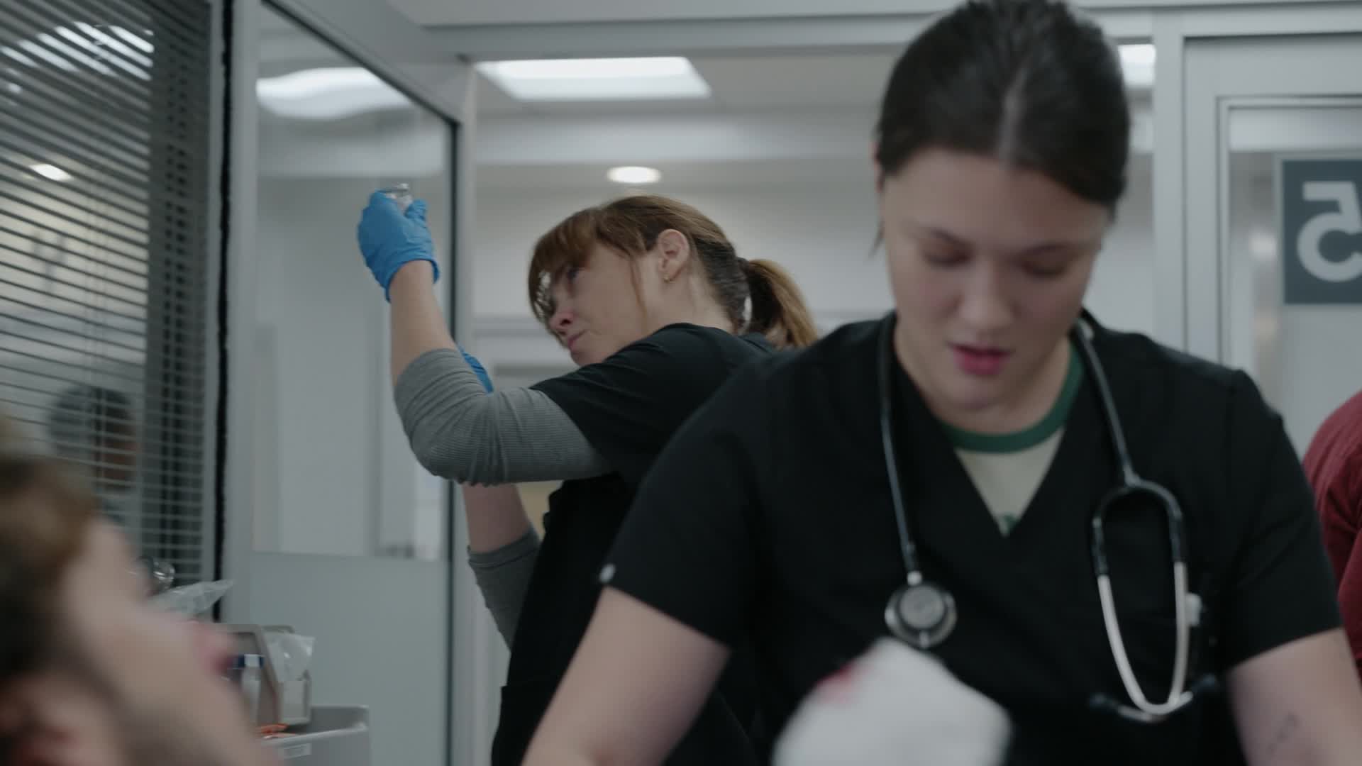 Urgent   The Pitt S01E08 2025 CZ dabing HD mkv