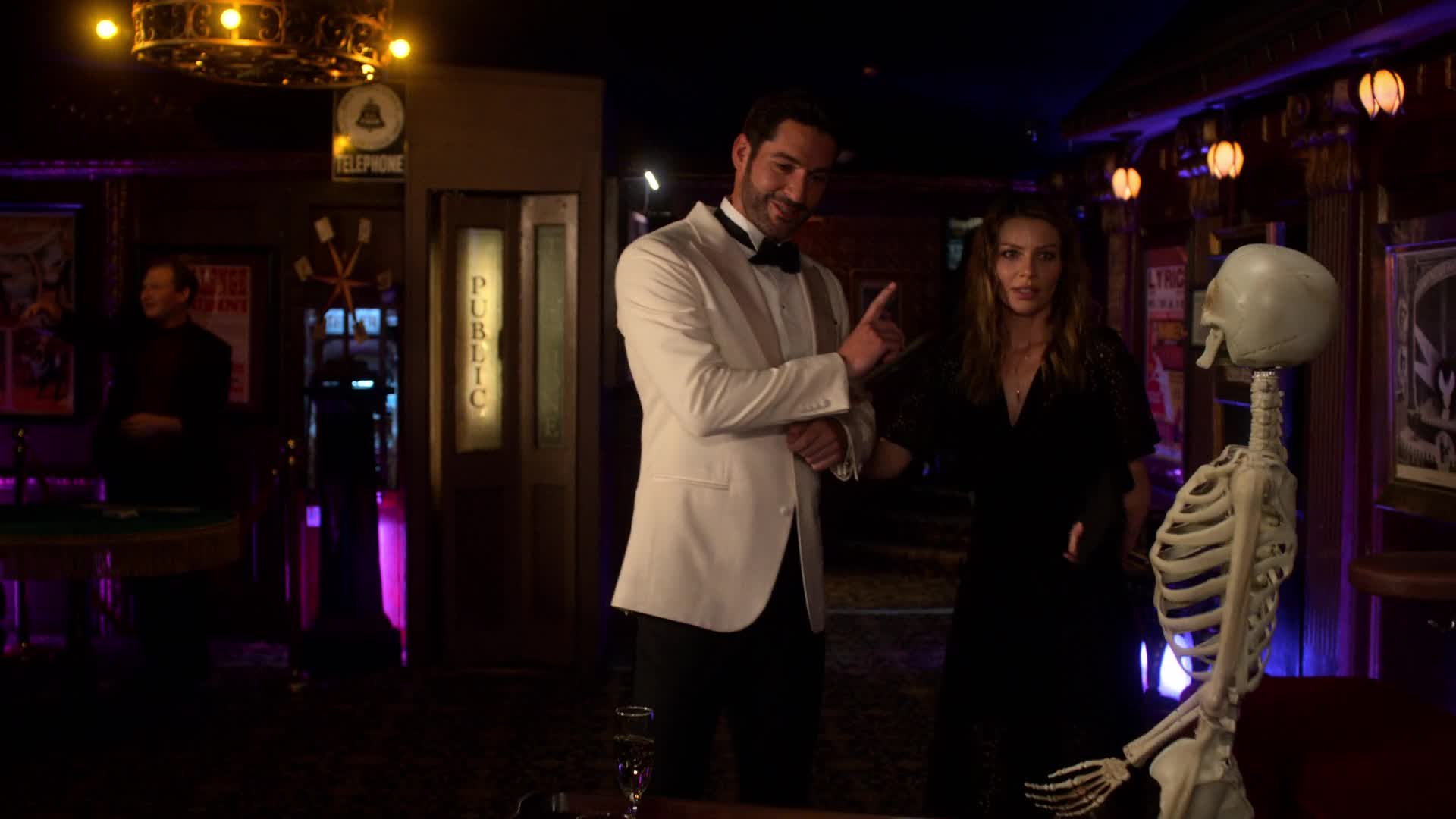 Lucifer S06E01 Tady je porad vsechno stejny mkv
