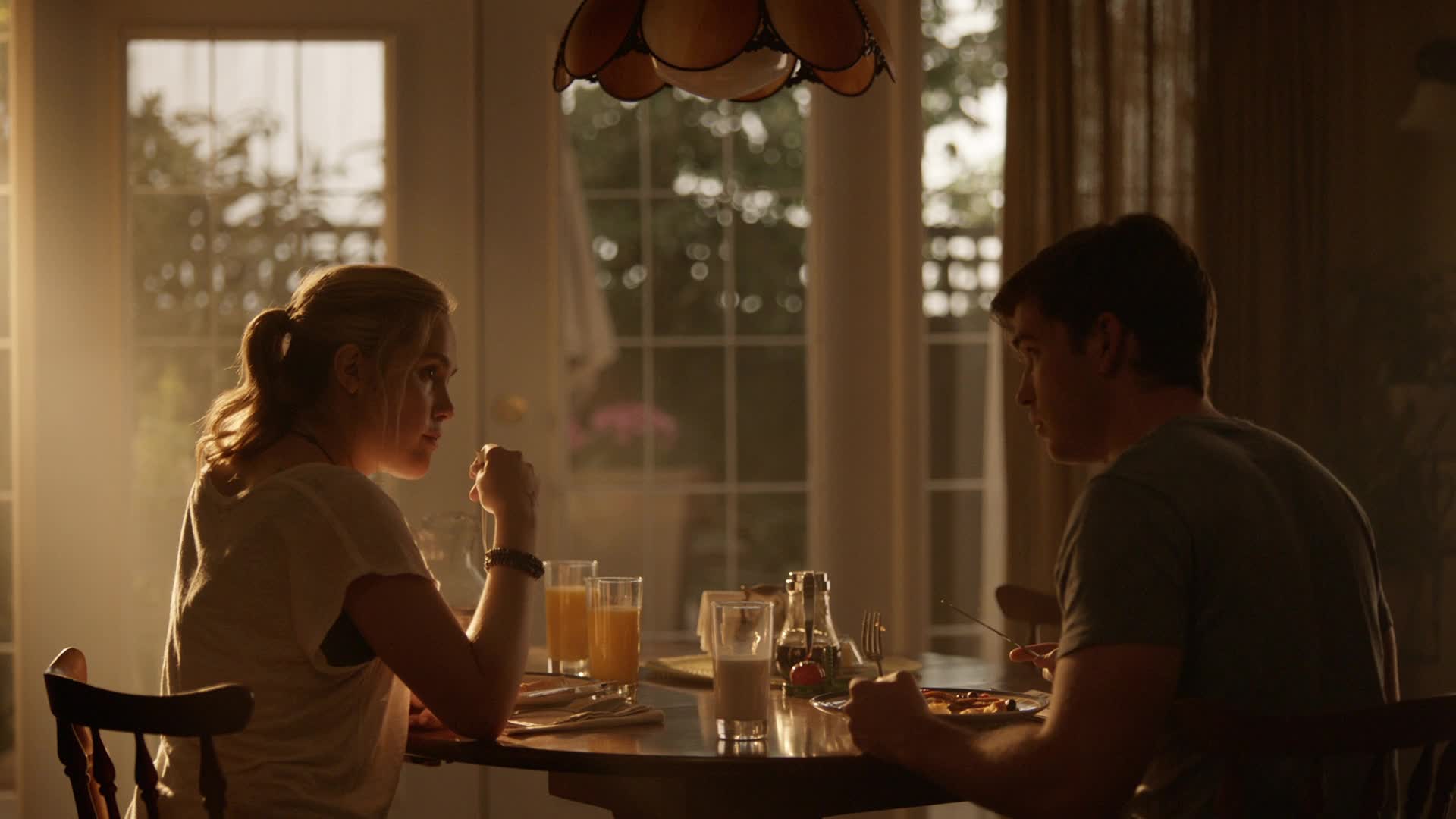 Z onoho světa S02E06 10 2018 CZ dab 1080p Postelové sloupky mkv