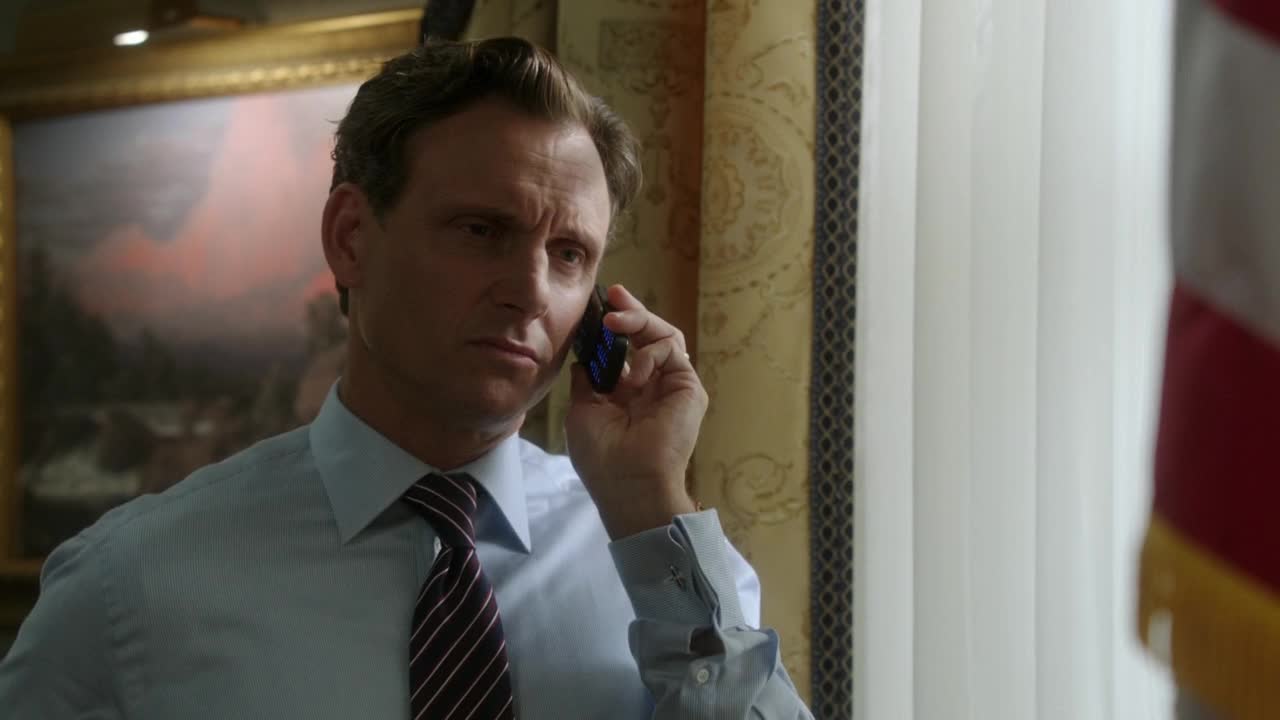 Skandál S03E02 18 2013 CZ dab 720p Hádej, kdo přijde na večeři mkv