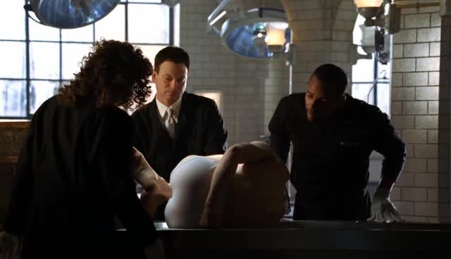 Kriminálka New York 1x14 Krev, pot a slzy avi